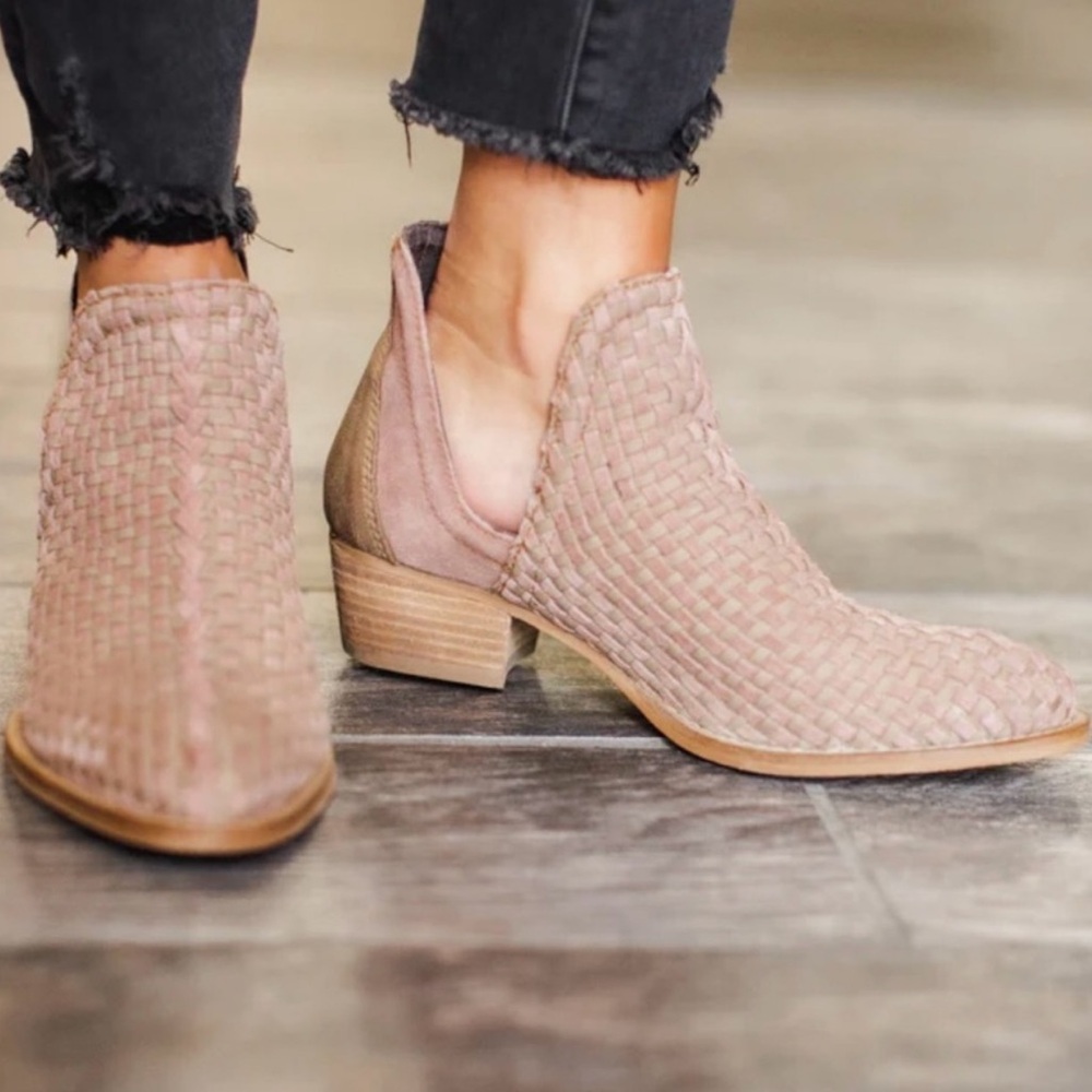Very Volatile Veracruz Booties